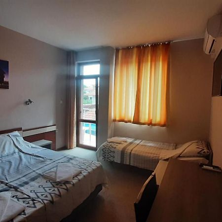 Family Hotel Favourite Obzor Kültér fotó